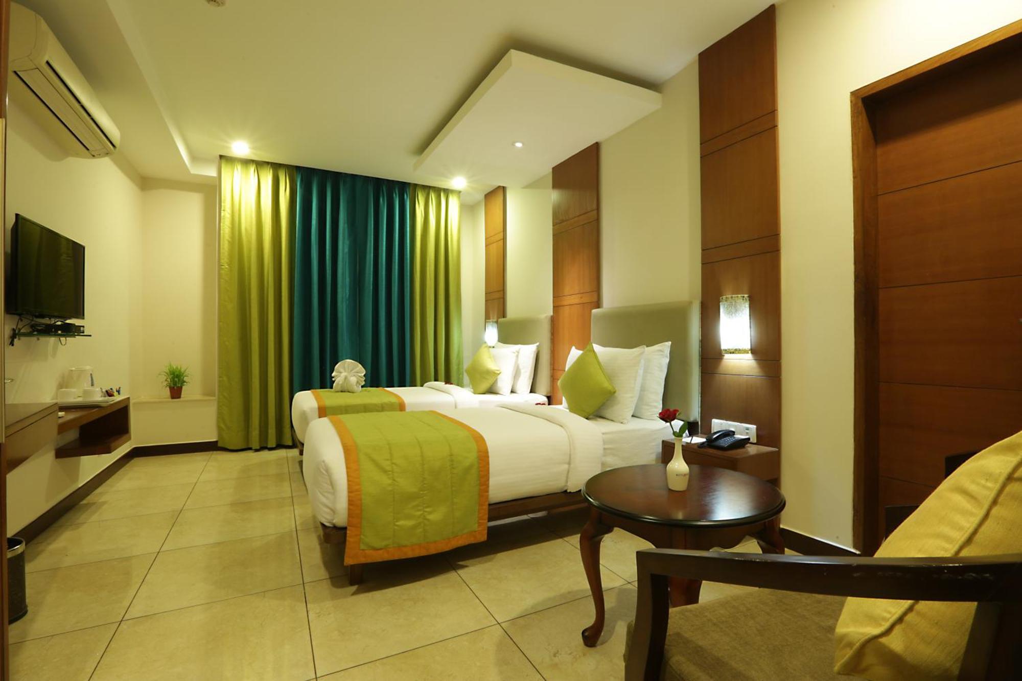 East End Near Delhi Airport Hotel