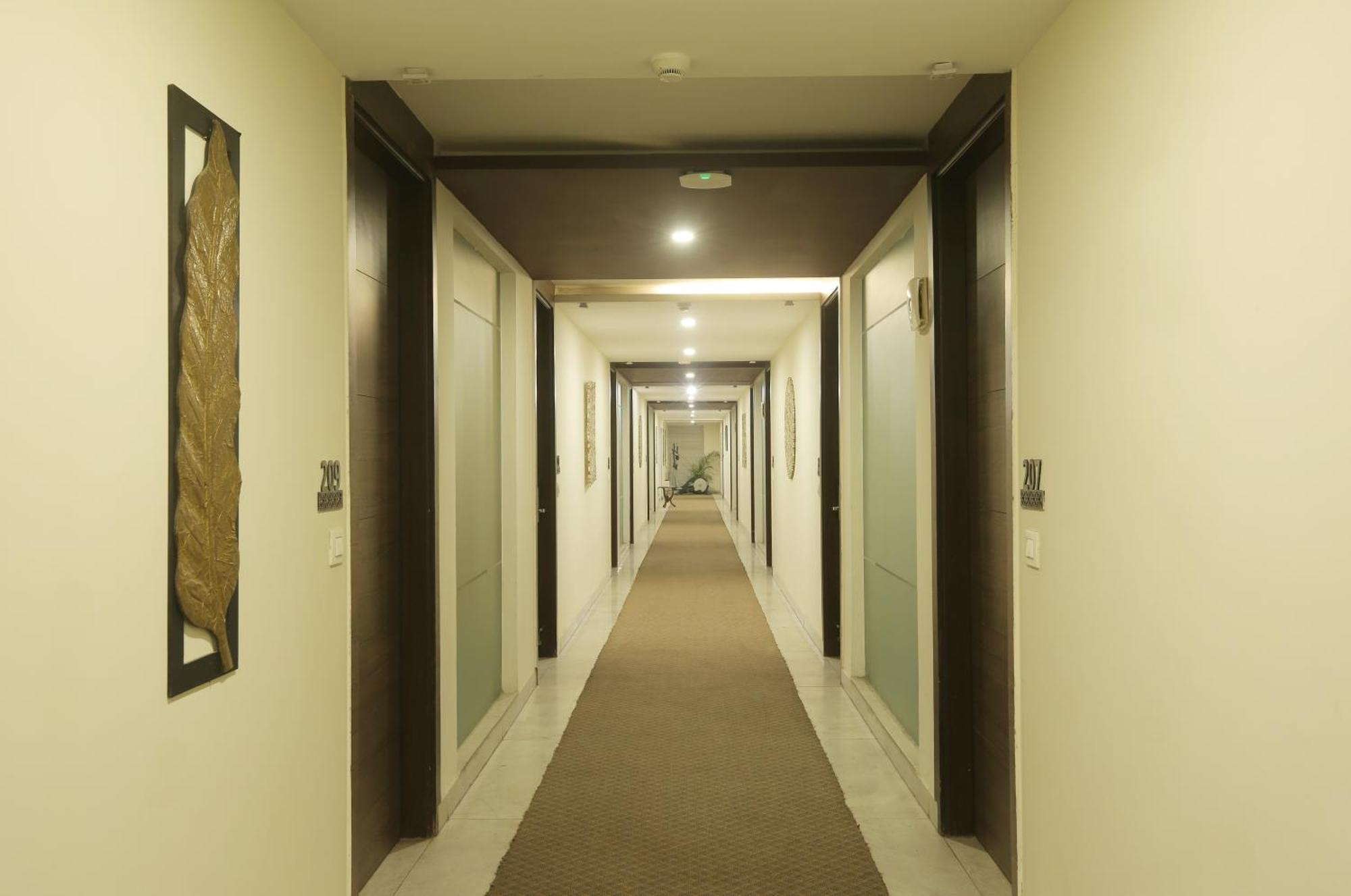 Hotel East End Near Delhi Airport