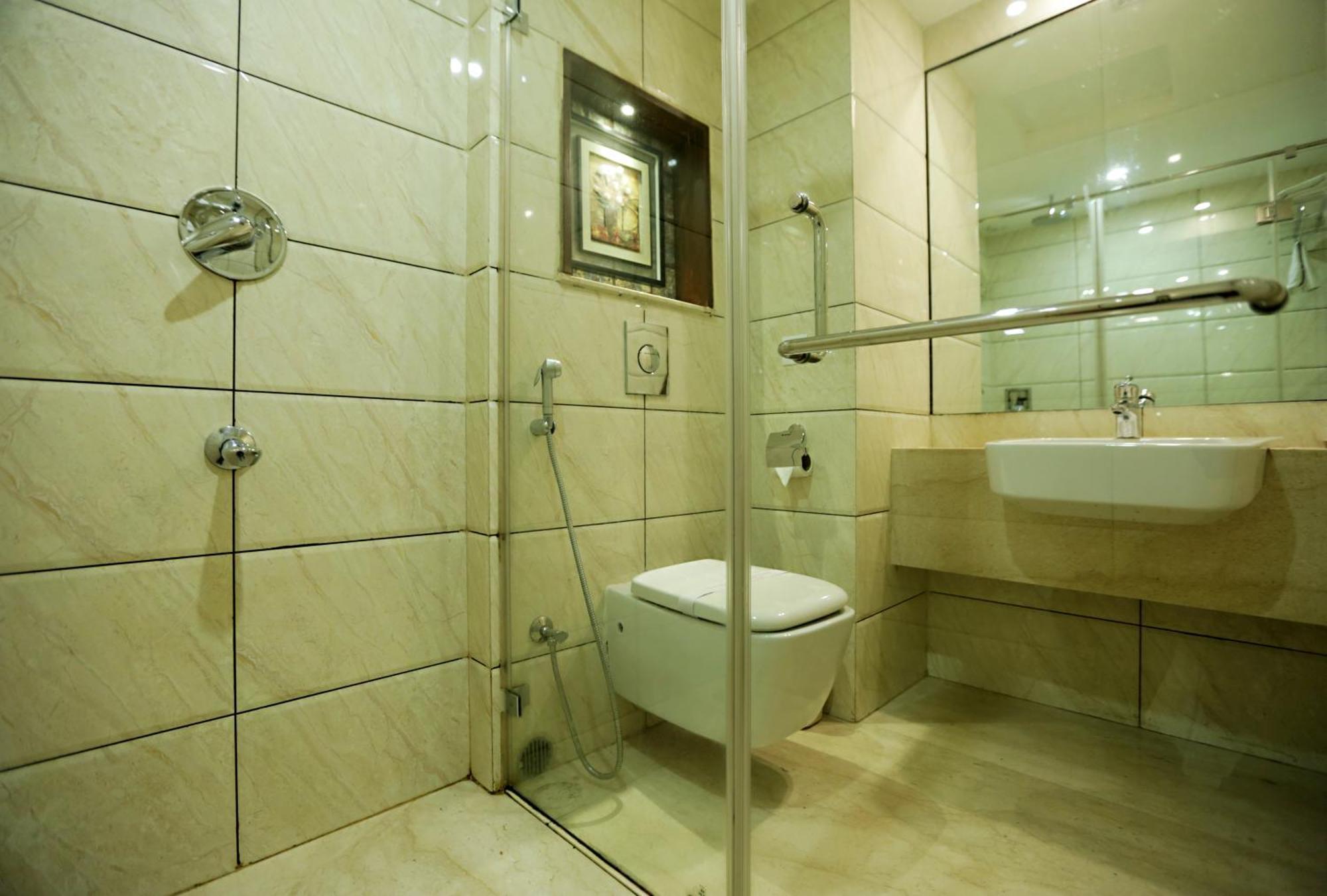 East End Near Delhi Airport Hotel New Delhi
