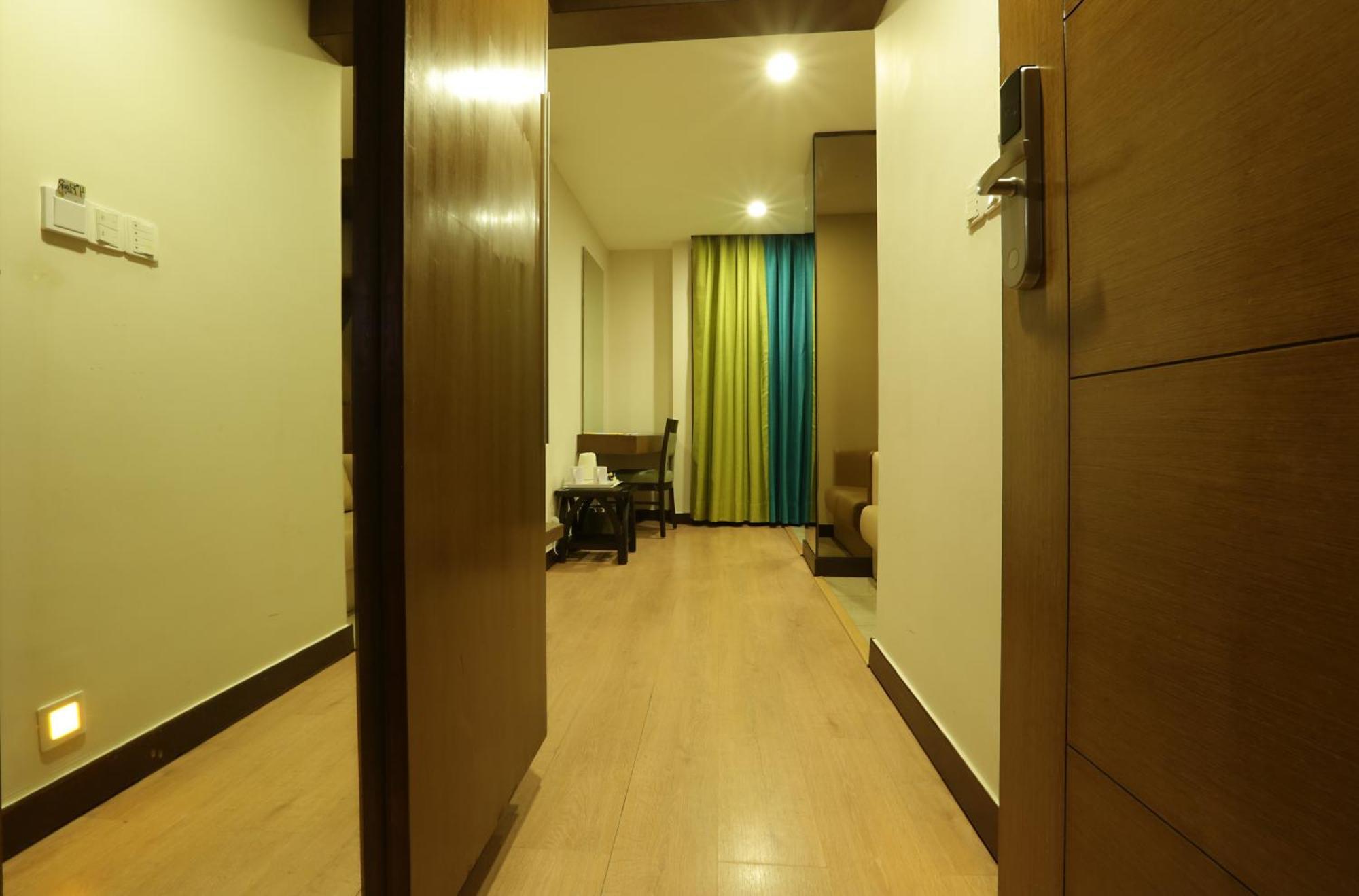 East End Near Delhi Airport New Delhi